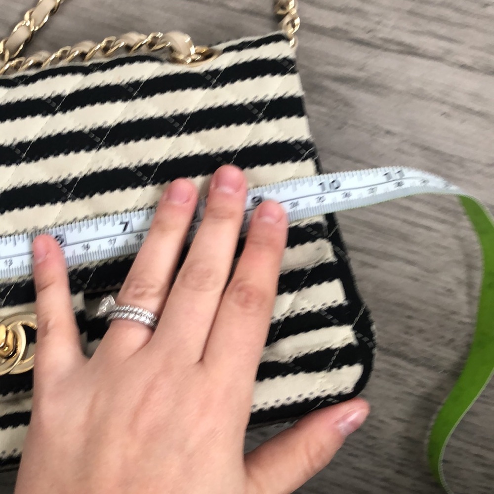 💵👇Chanel Purse - auth details included - Picture 2 of 7